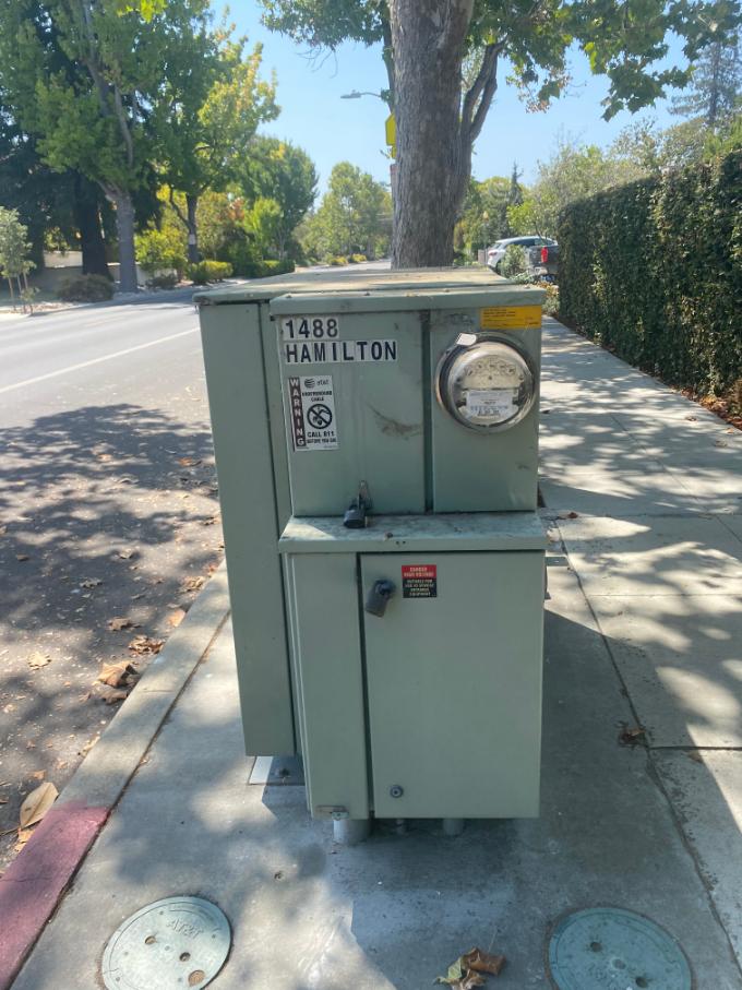 ‎Green ATT underground cable boxes near home I want to buy AT&T