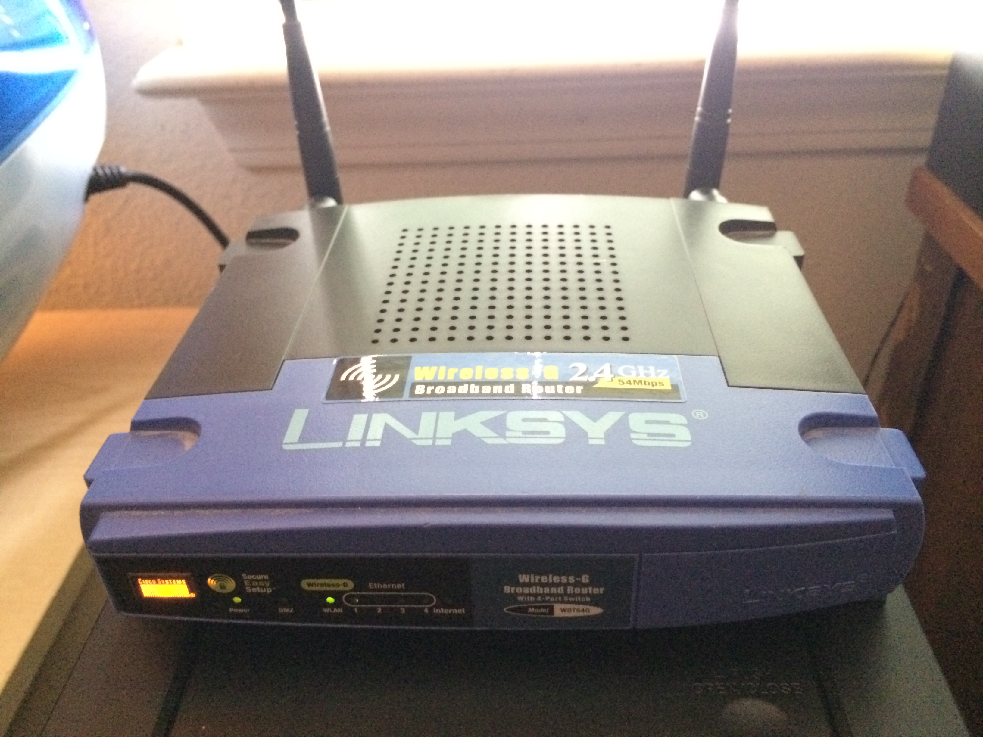 ‎How to hook up a Linksys WRT54G to Motorola NVG589. PLEASE HELP! AT
