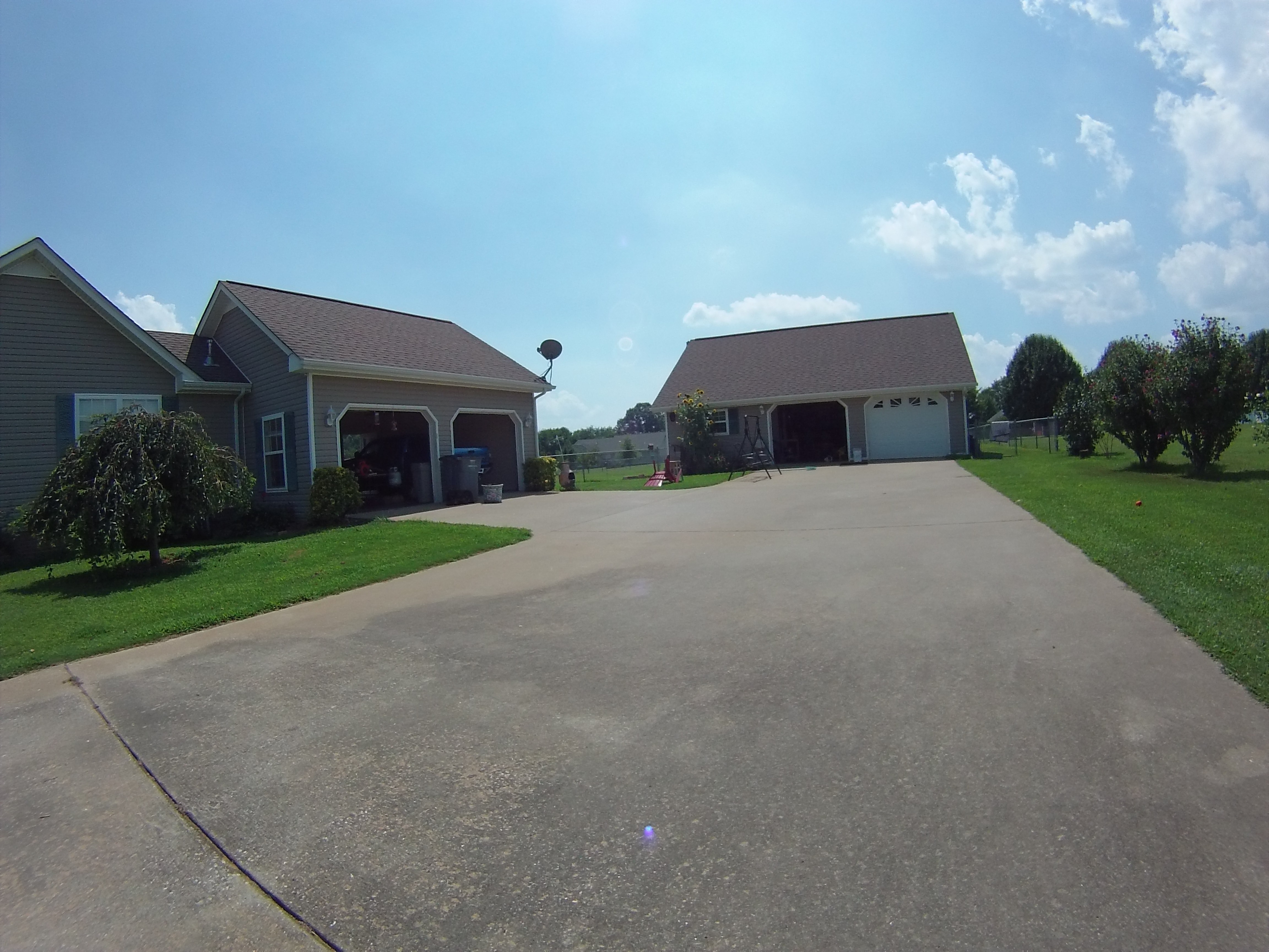 House_Garage.jpg House_Garage.jpg