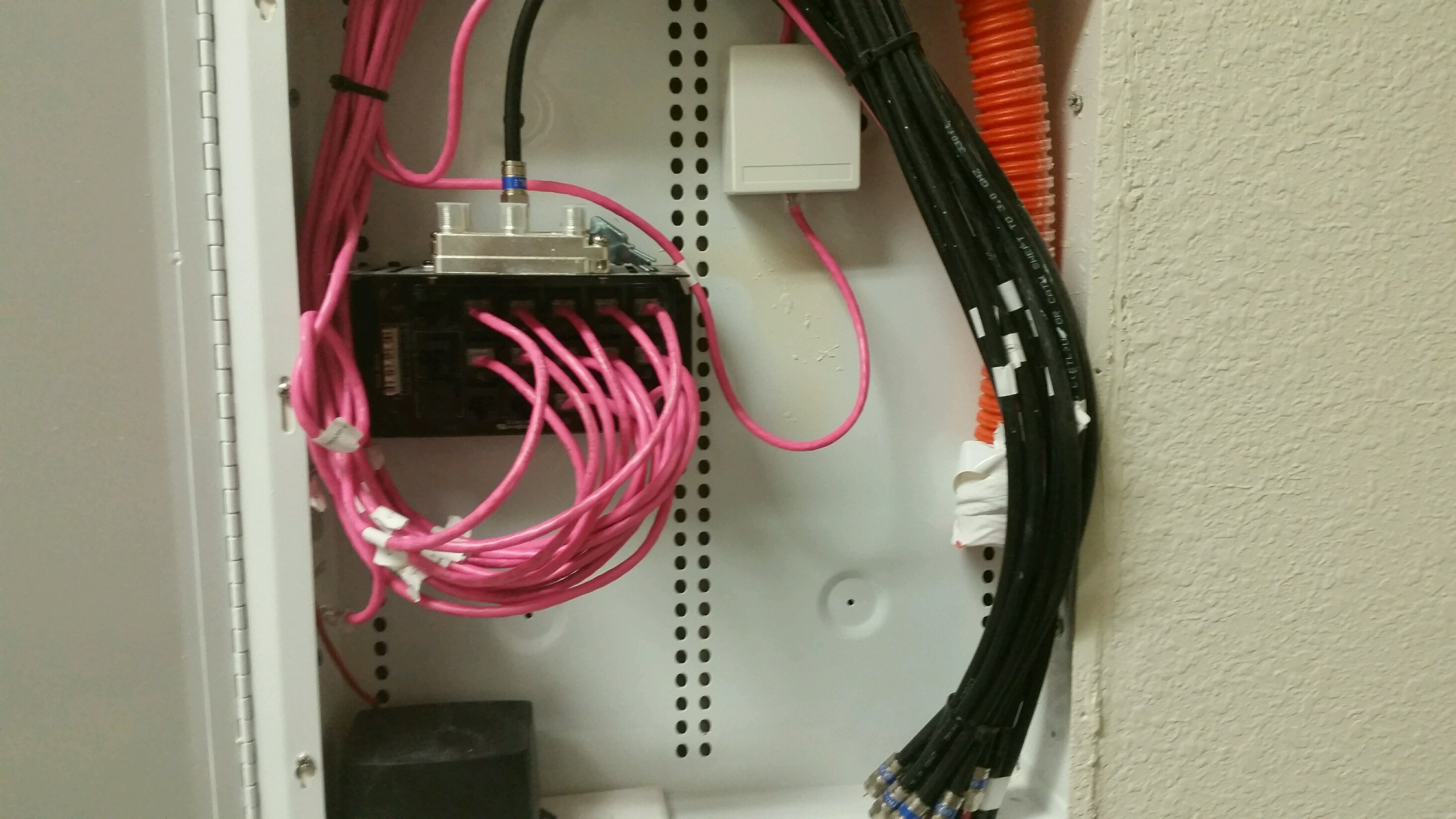 how-to-connect-u-verse-modem-so-i-can-utilize-wall-jacks-which-are-pre